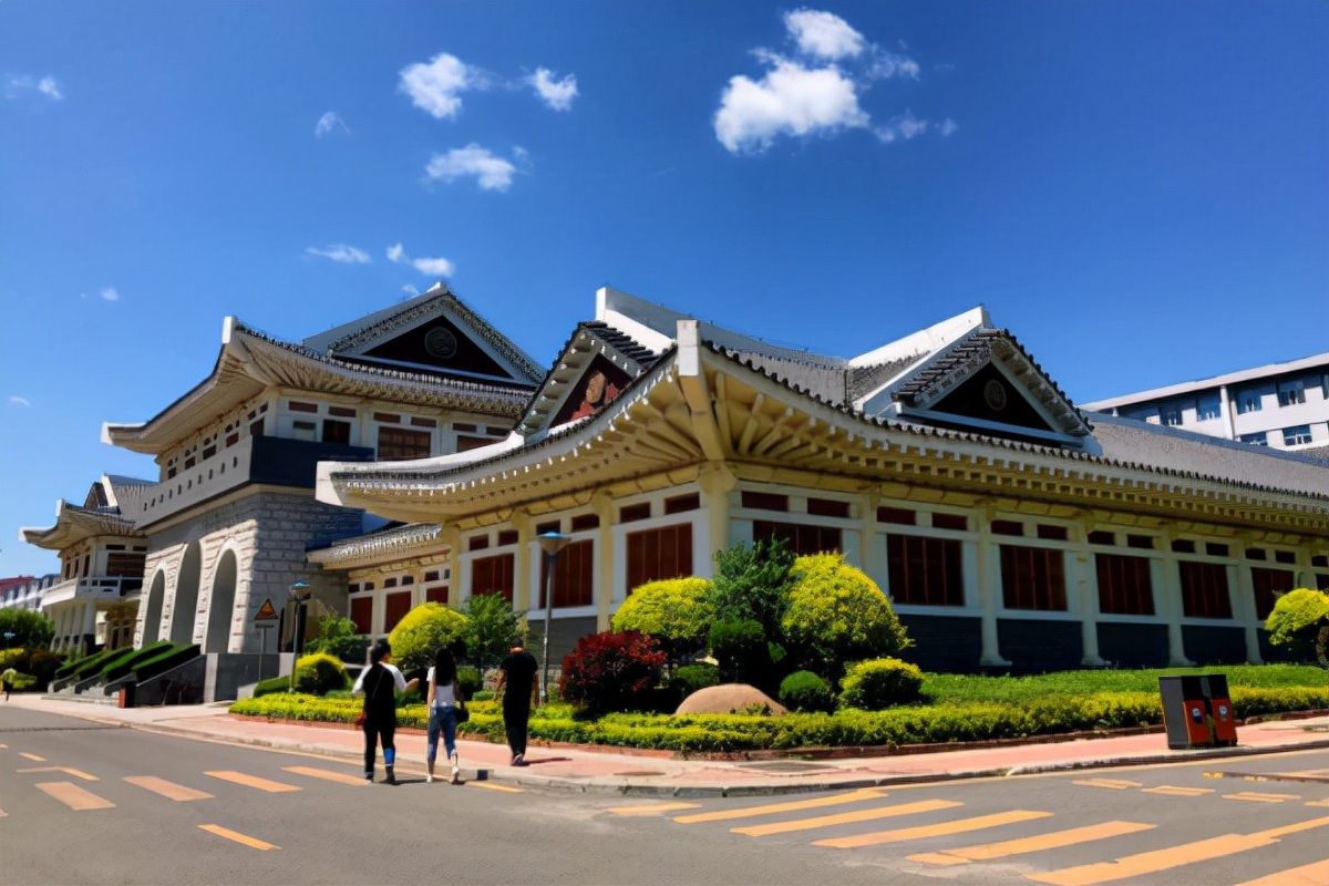 中等考生注意！这4所大学堪称“宝藏”，分数线不高，值得报考