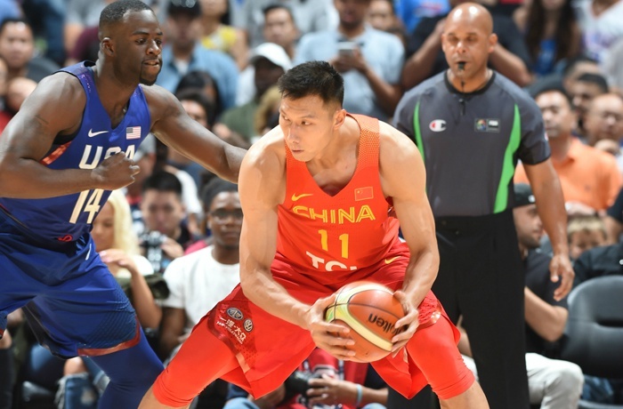 易建联为什么没有长期留在nba(实话太伤人！易建联未能在NBA立足的原因，真的是他太差了？)