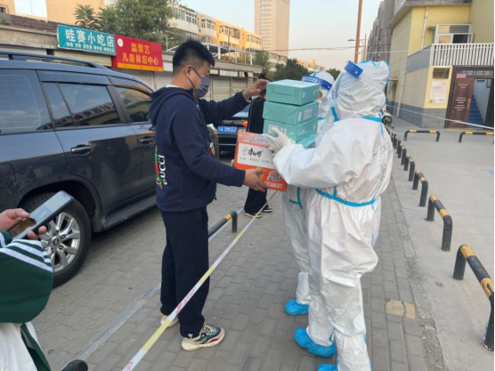 銀川加油！抗疫路上，南京依維柯與你“依”路同行