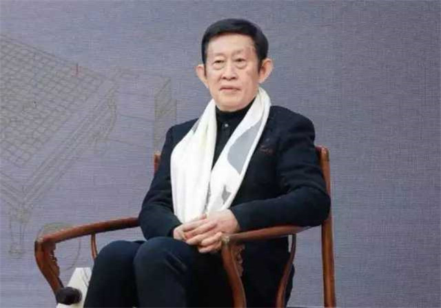 32岁考入大学，在百家讲坛成名，大器晚成的他如今退休还在努力