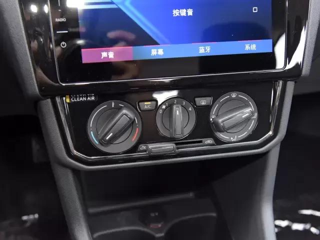 采用桑塔纳发动机，油耗低至5.6L，年轻的捷达VA3终于被认可
