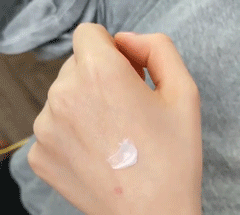 寒冬来了，身上又起皮干燥？戚薇教你一妙招，只需抹一下就好