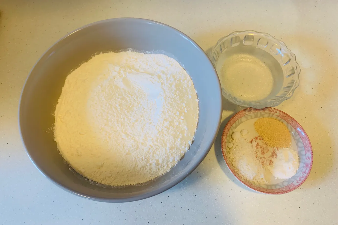 小笼包和面，只加酵母是不行，记住这3样比例，比外面卖得还松软