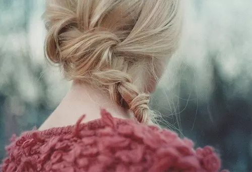 男人接吻時，為什么手總是不老實？這三個過來人的話，很真實！