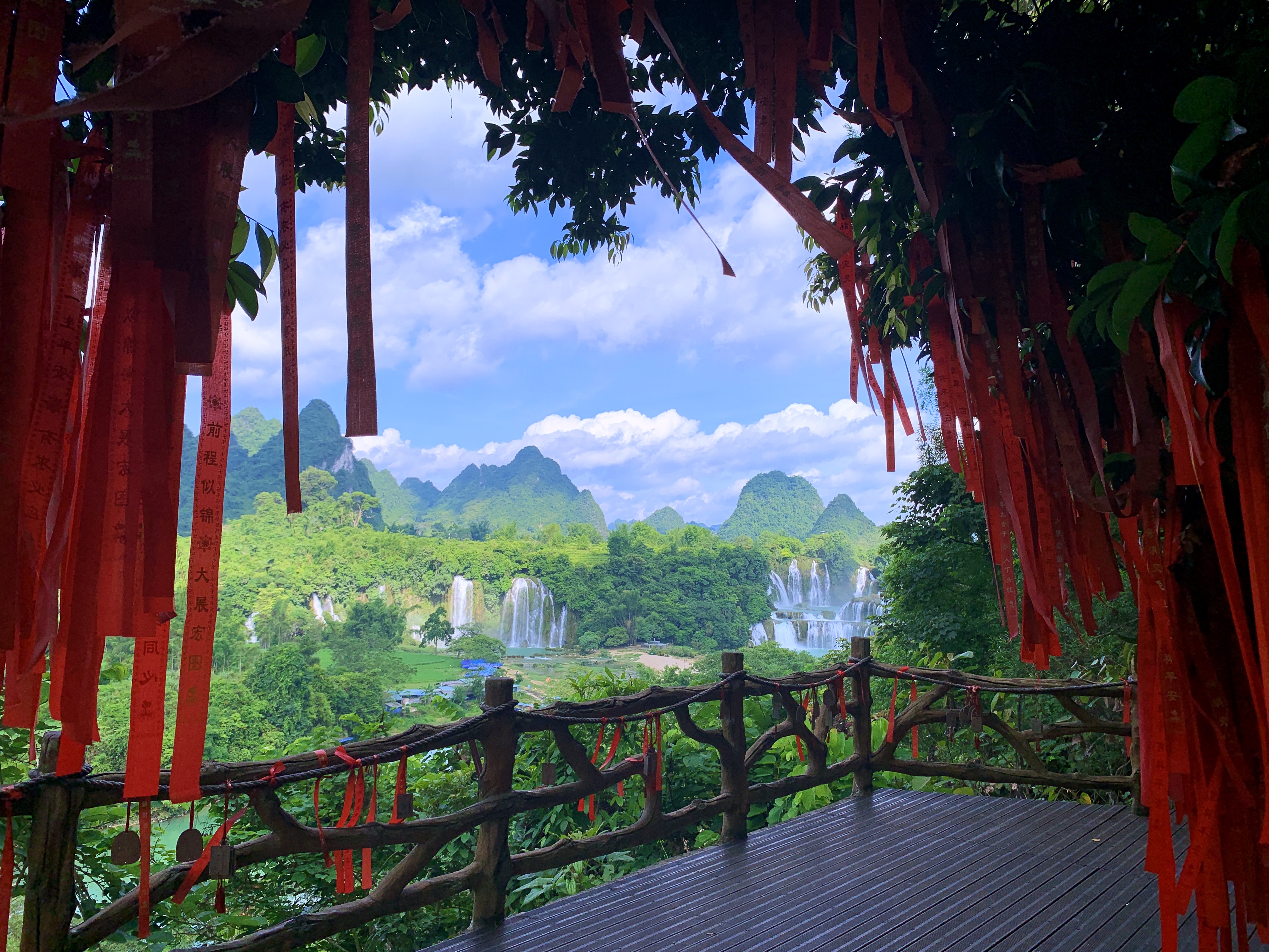 德天跨国大瀑布旅游攻略德天跨国大瀑布什么位置