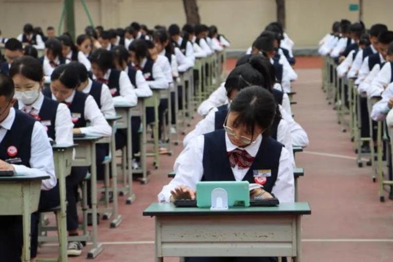 “职高学生”期末试卷曝光，难怪家长不让去，阅卷老师大呼无语