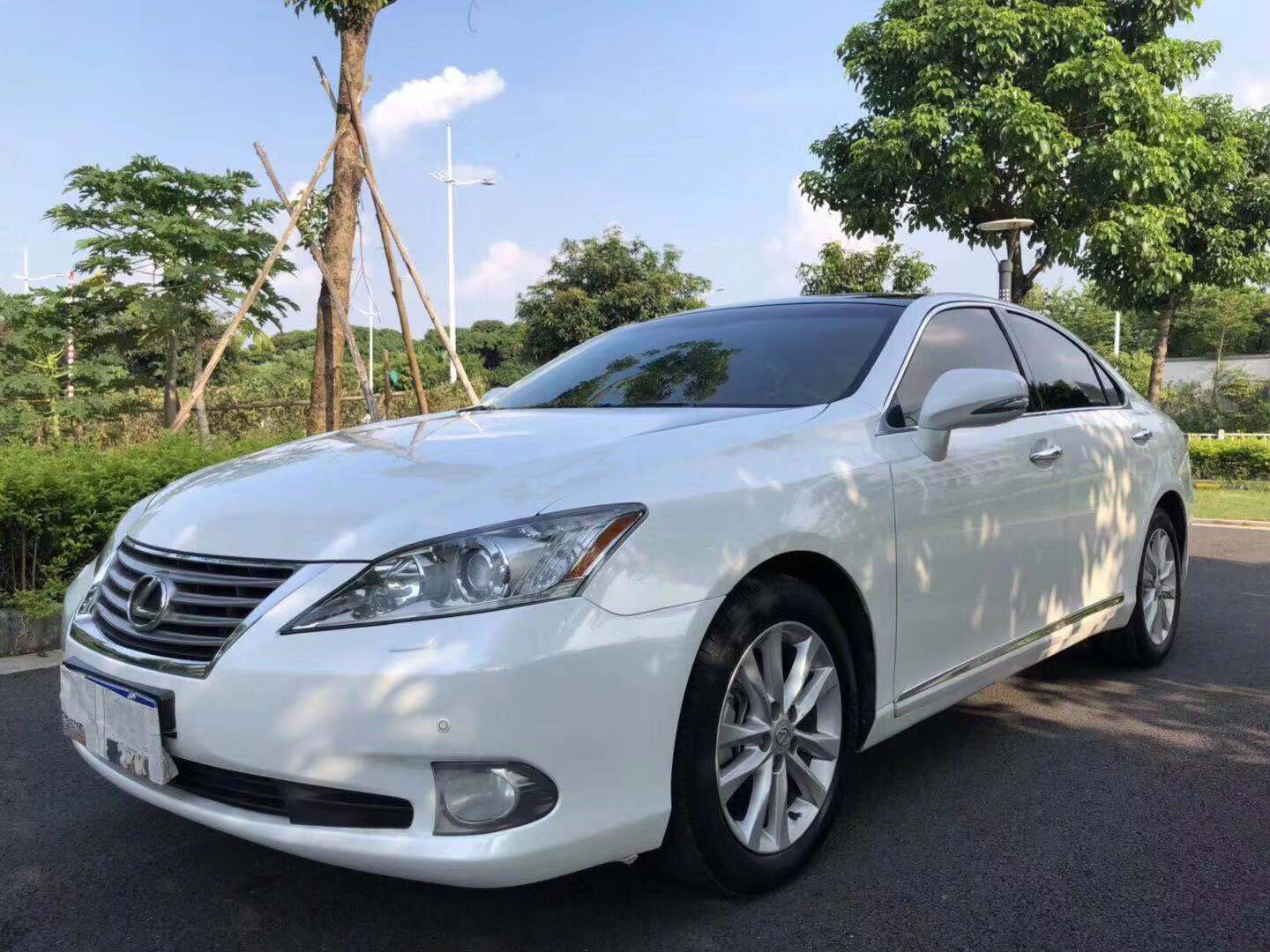 2012年雷克萨斯ES240才卖9万，外观动感时尚，让人感觉休闲与安逸