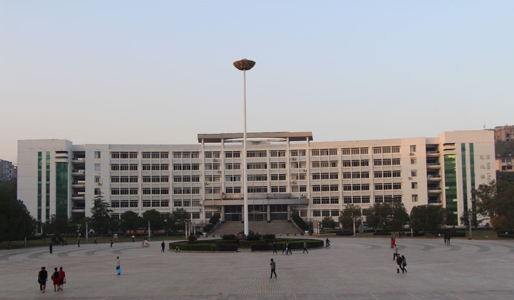 湖南这3所本科学院，适合超二本线不多的考生，当地就业口碑良好