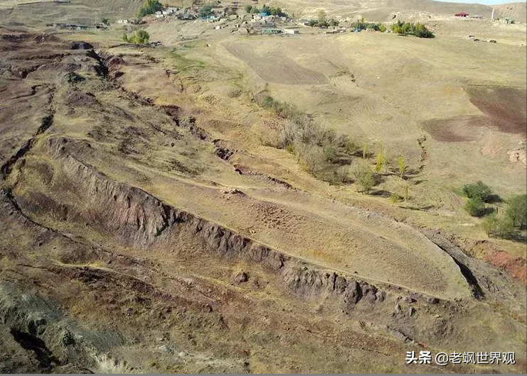 诺亚方舟真实存在？土耳其发现巨大木船，疑似诺亚方舟遗迹