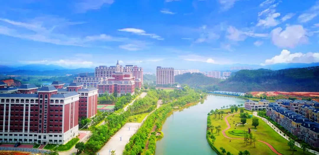 补填志愿:广州华立科技职业学院49个热门专业任选,还可以专本连读