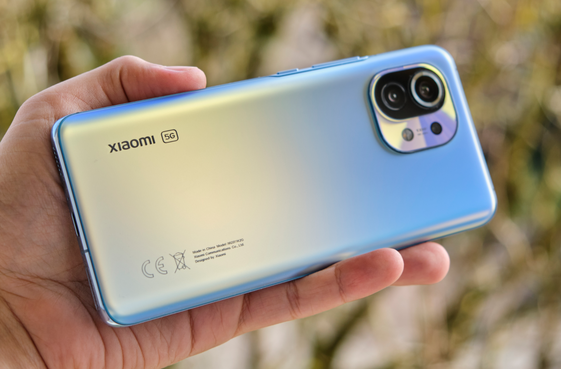 小米11 是该公司 2021 年的旗舰产品,以高端手机的价格展示了新的摄像