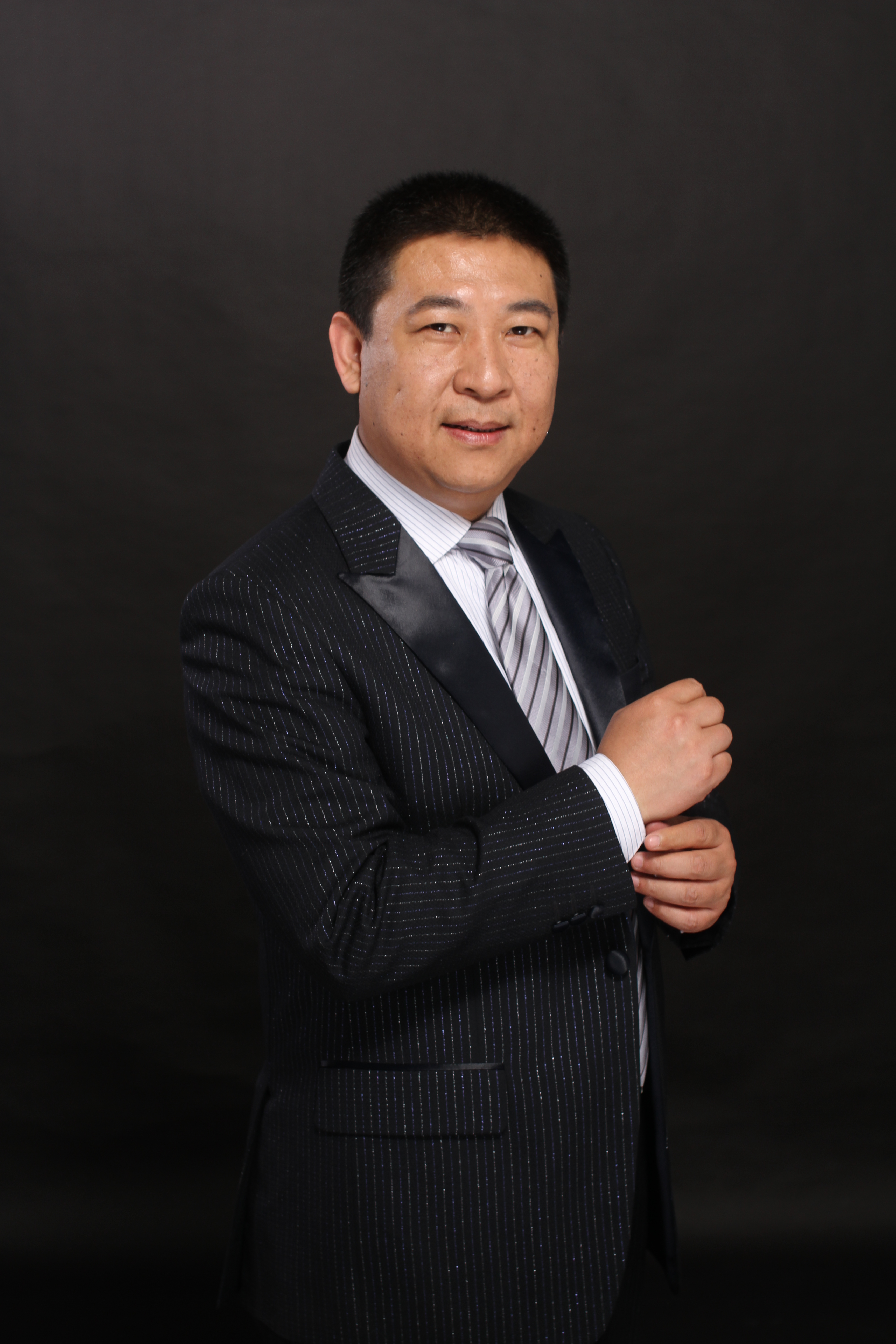 婚庆文化专业委员会副秘书长,中国婚礼文化使者,中国婚庆影响力人物