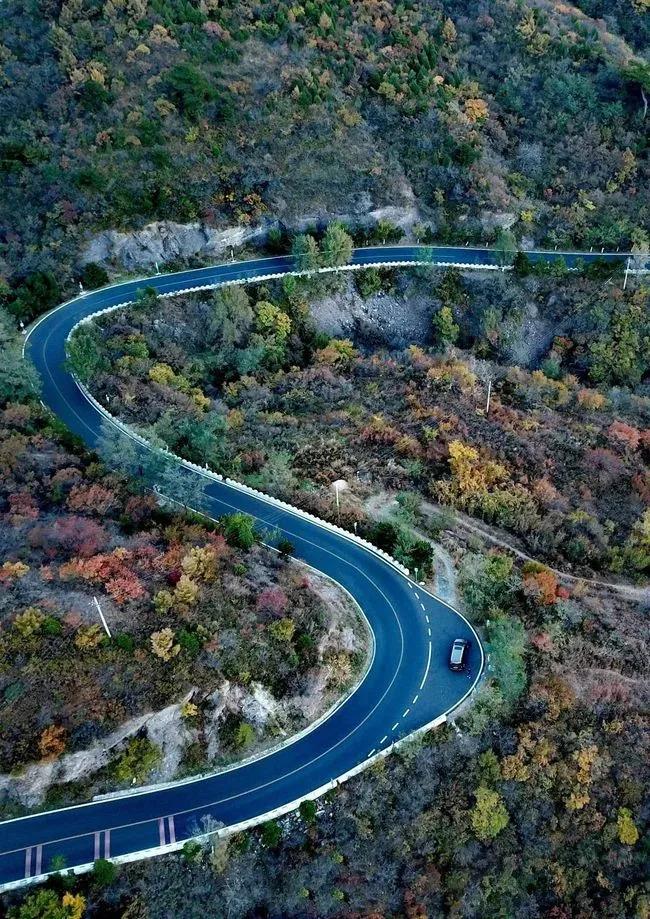 赏秋时节 </p><p>　　 打卡京郊这10条乡村公路，藏着北京最美的秋天