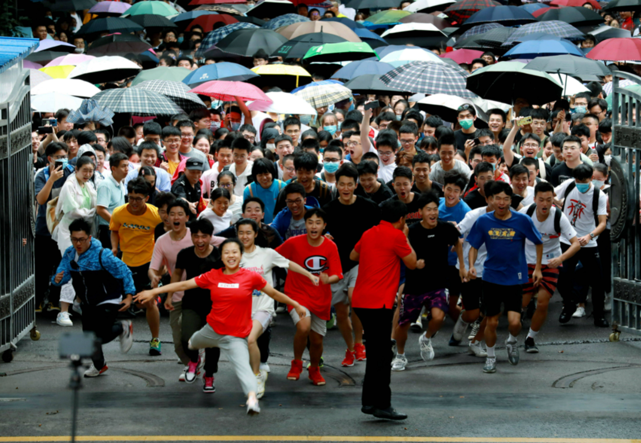 2021年分数线预测，高考大年已成定局？录取分或迎来“上涨”