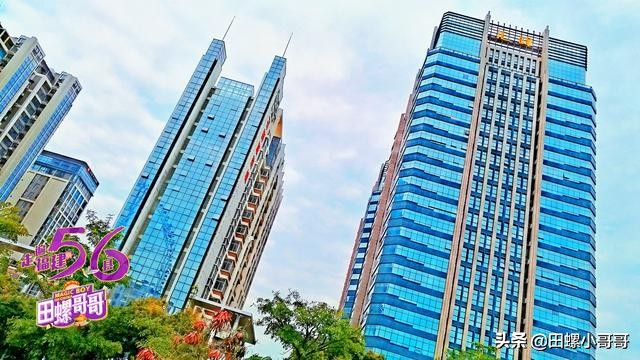 福建最牛服装镇，有近千家企业，产品畅销全球，城建犹如地级市