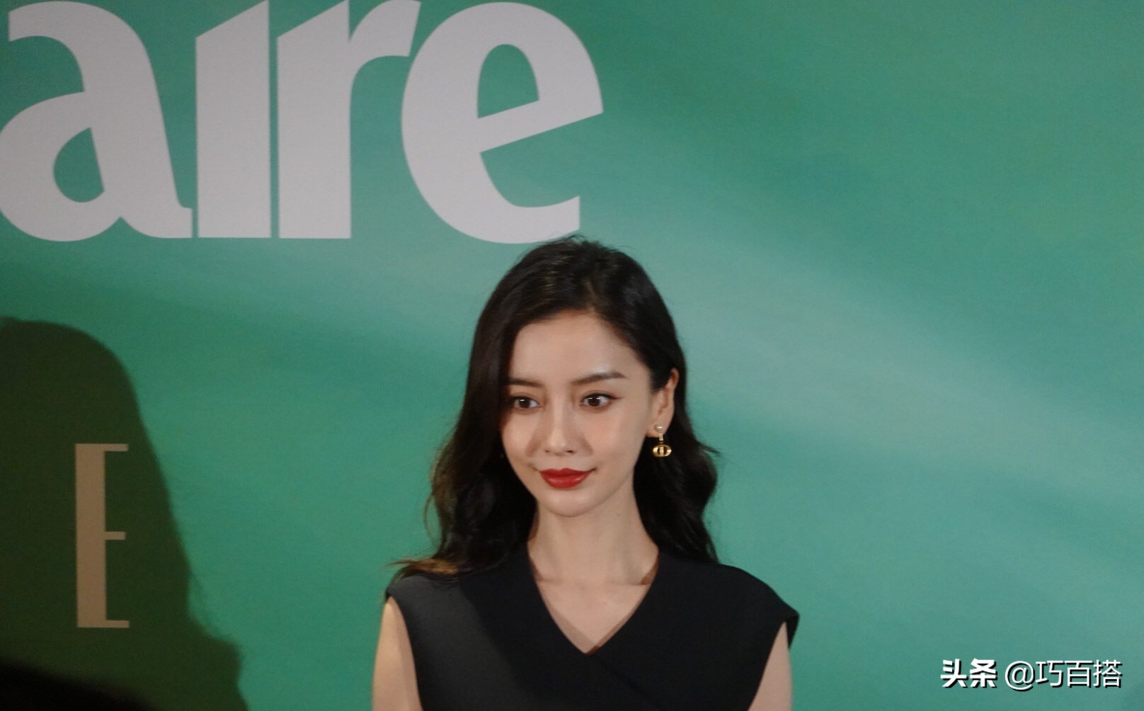 Angelababy生图登上热搜,32岁依旧能打,网友直呼老天爷赏饭吃