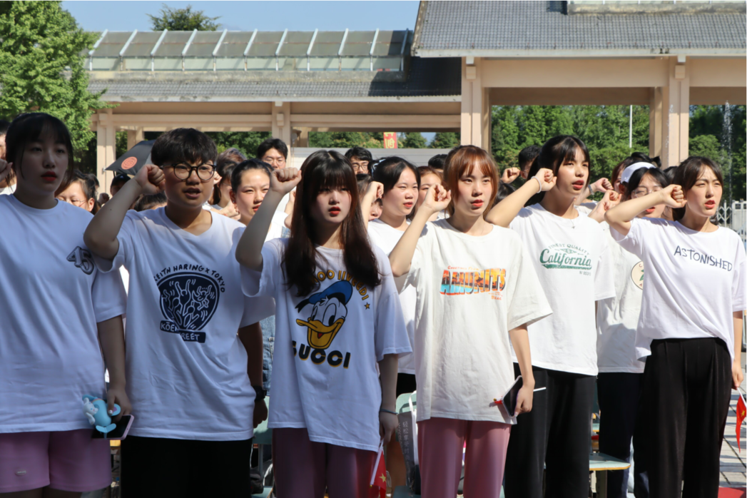 泪奔！每一位学子都被珍视，他们在都江堰职中实现了人生梦想