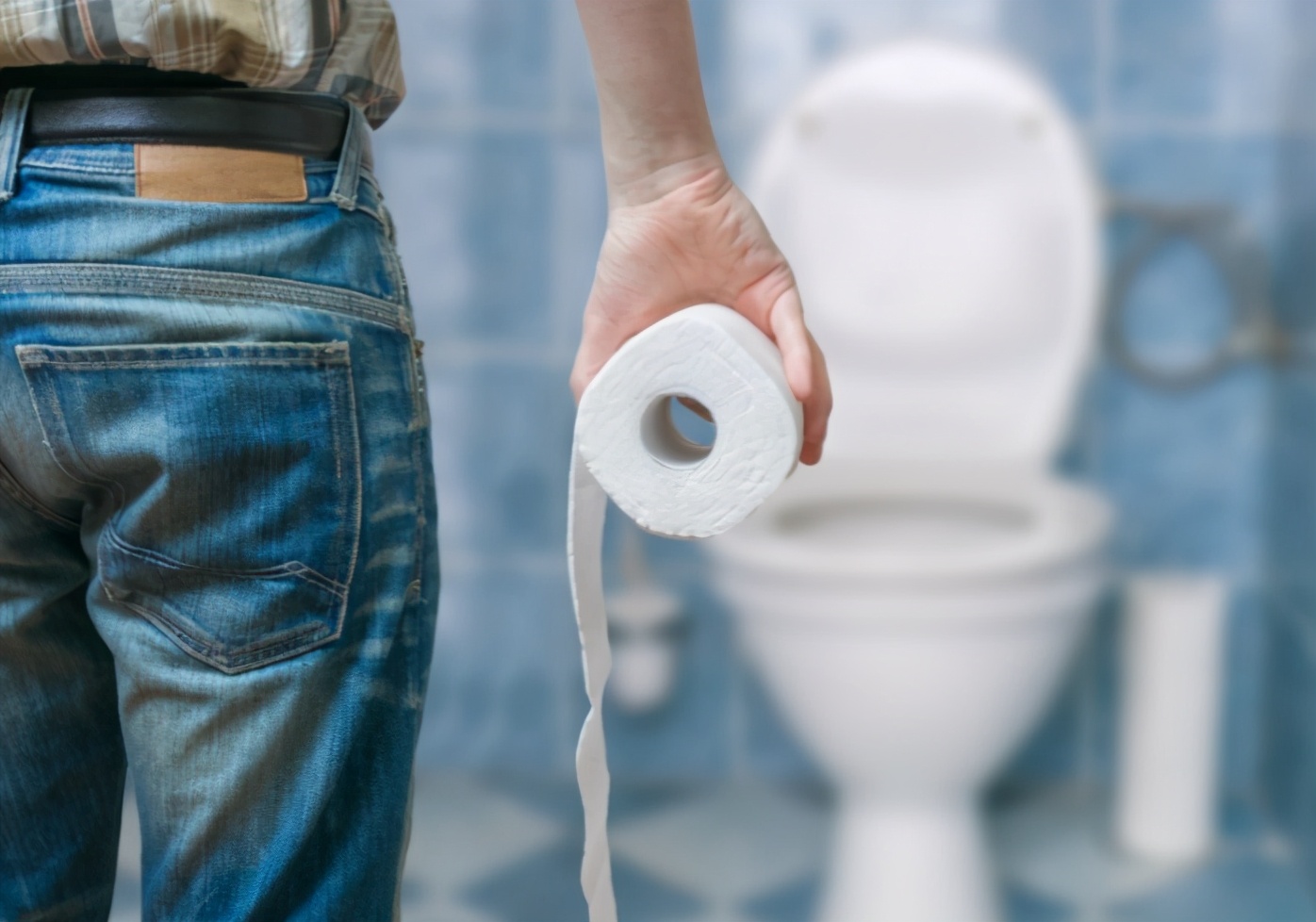 捐粪一次300元，每天拉粑粑即年入79200元，难度堪比高考