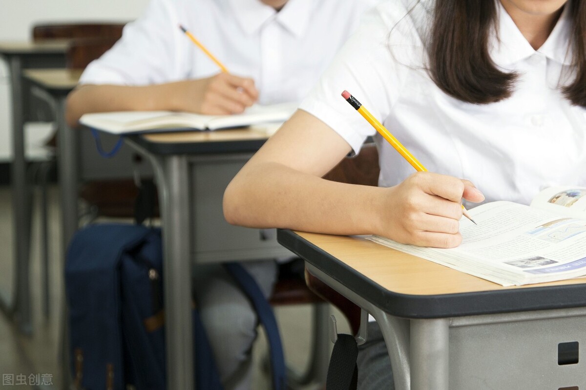 《装乖》的时代，寻找背后的真相，体会属于青春的爱与痛