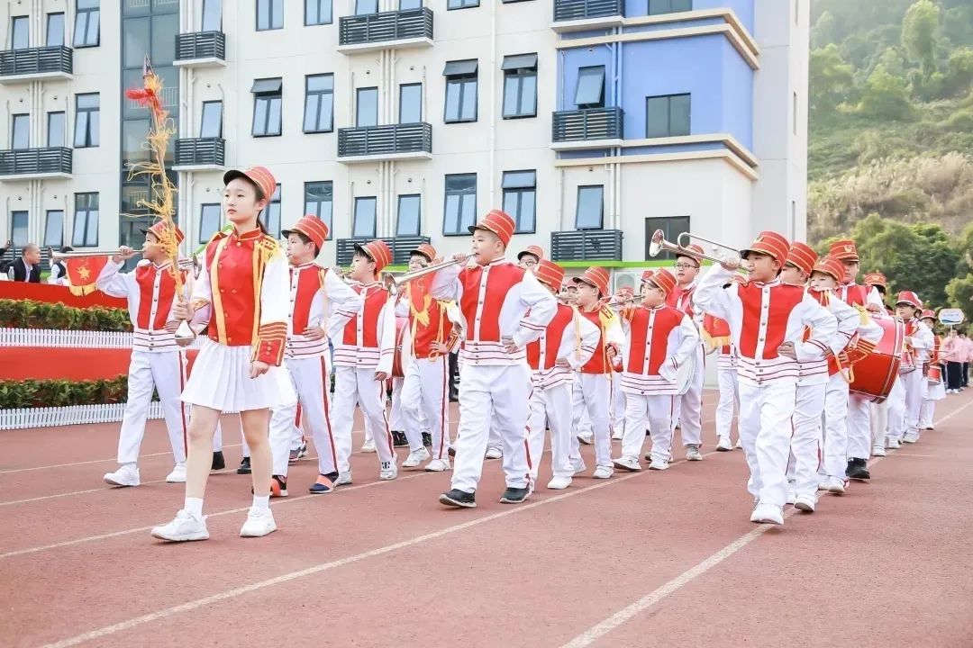 投资10亿，坐标布吉，这是一所被低估的宝藏学校