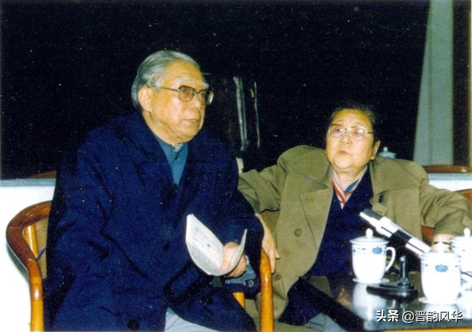 夜读盛宴，演出璀璨，字句生辉，心灵共鸣