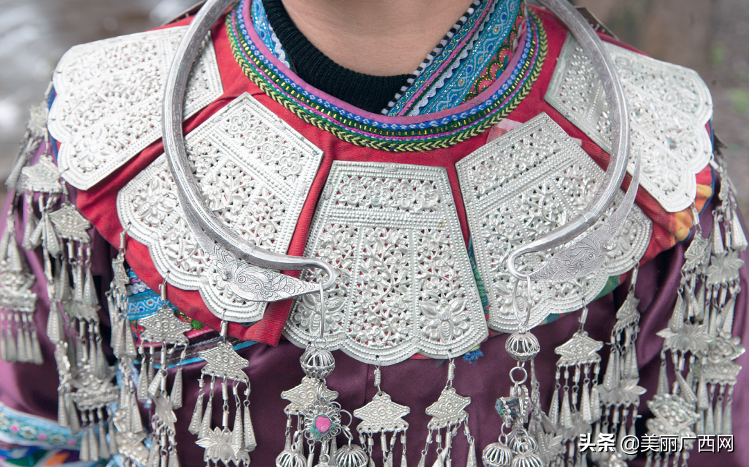 广西|壮族银饰(女孩子戴银手镯代表什么) 第6张