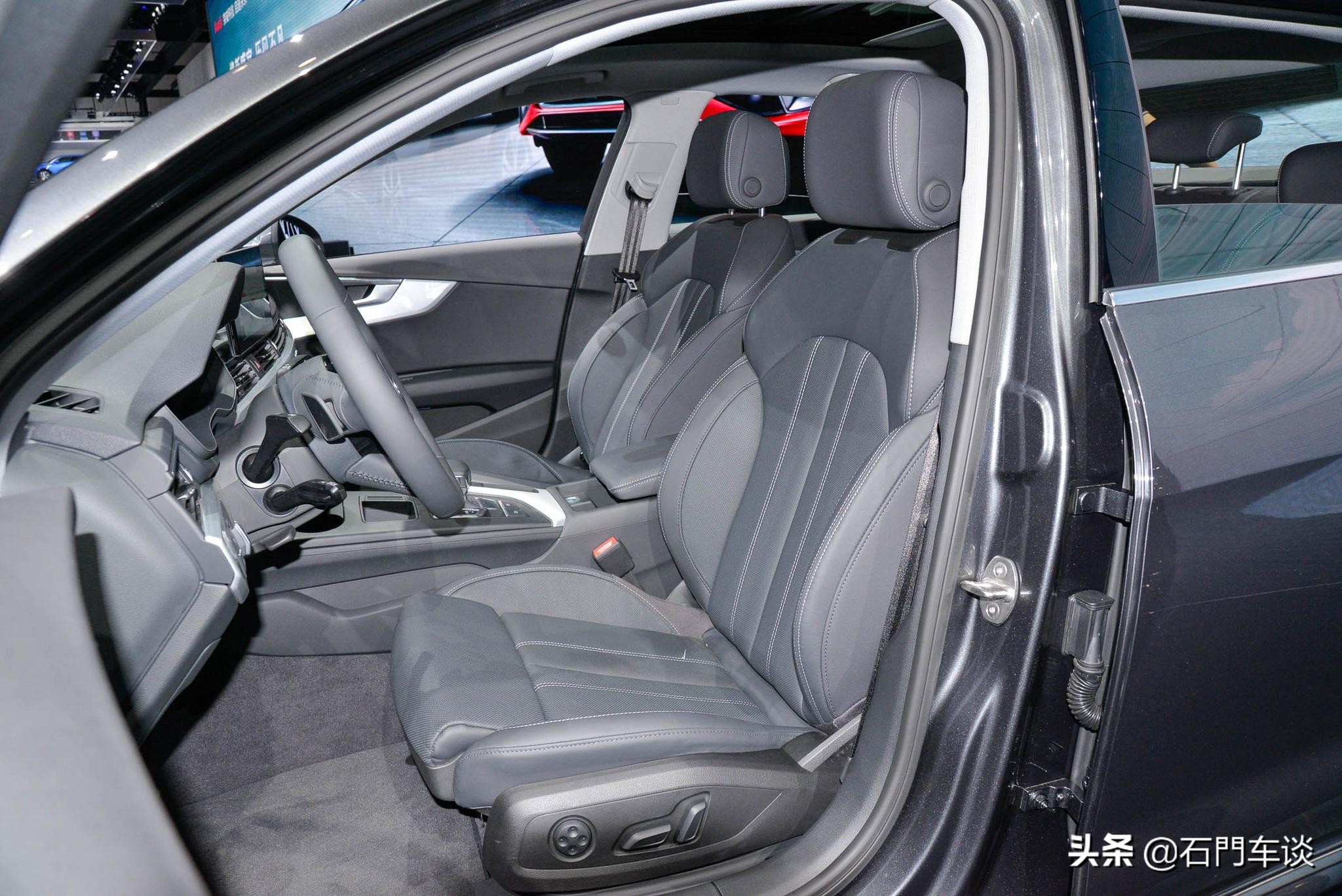一汽奥迪A4L 全系2.0T 落地价不到30万 科技感满满