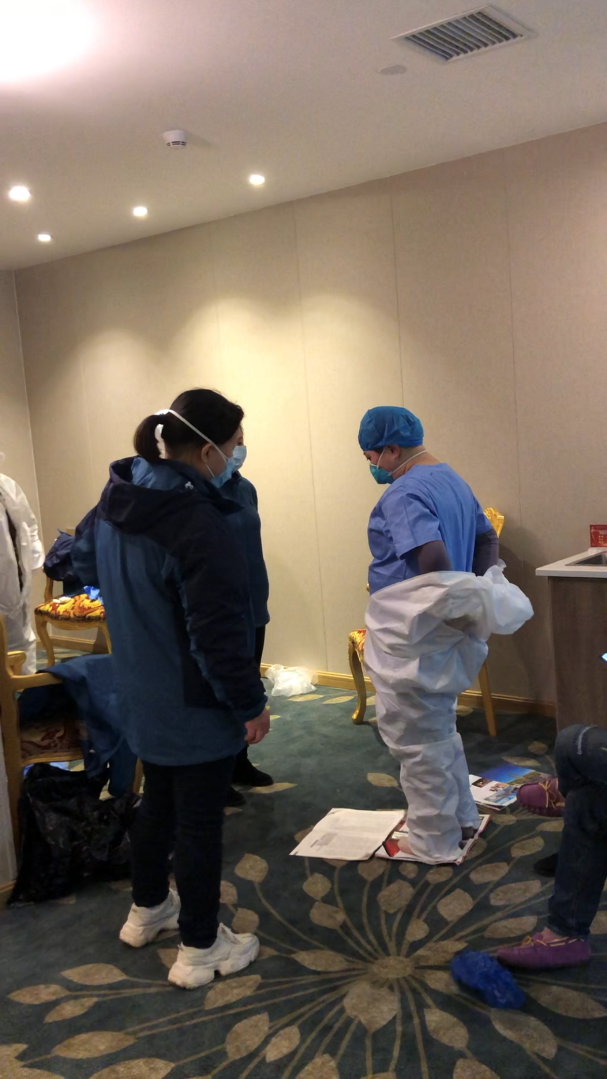 “虽然我们也不富裕，但尽最大努力把最好的医疗资源留给鄂州！”