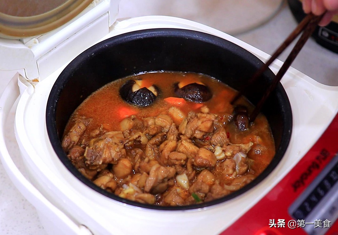 黄焖鸡饭,黄焖鸡米饭的制作过程