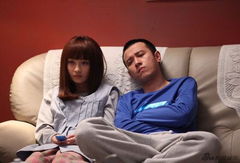 2012年,姚笛和文章,张凯丽等合作电视剧《裸婚时代》.