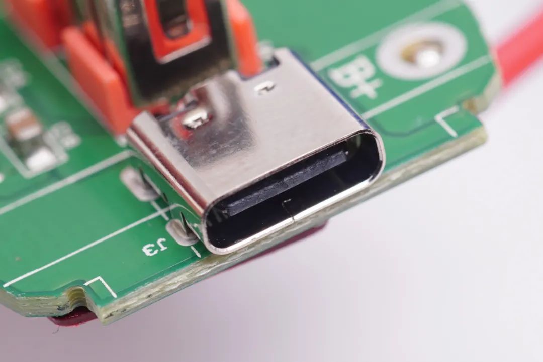 拆解報告：NOKIA諾基亞22.5W快充移動(dòng)電源P6202-充電頭網(wǎng)