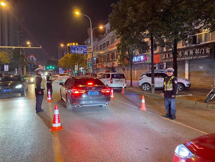 汉中交警一大队“四个深化”全力推进秋冬季道路交通安全隐患排查治理