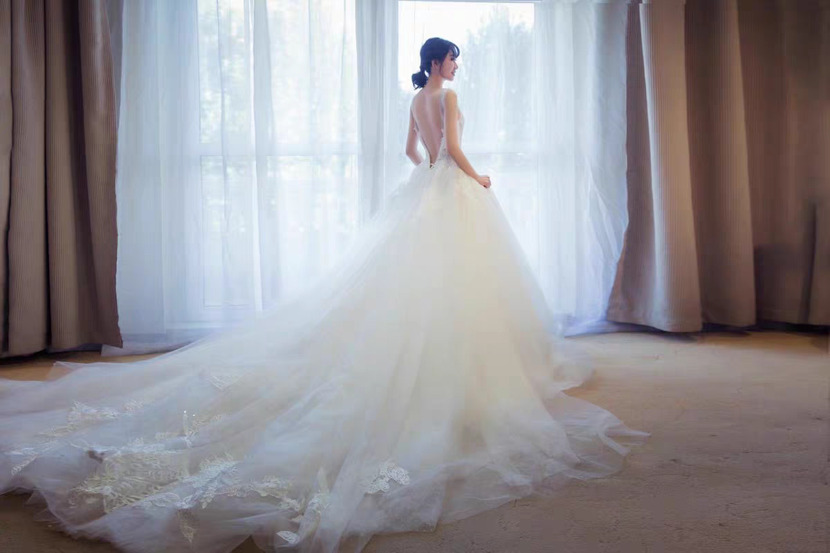 一场好的婚礼,像做一场最美的梦,白色婚纱给你最纯粹的爱情