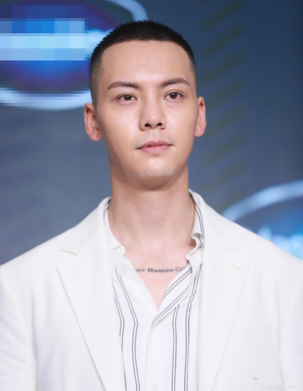 陈伟霆的"青皮油头"圆寸