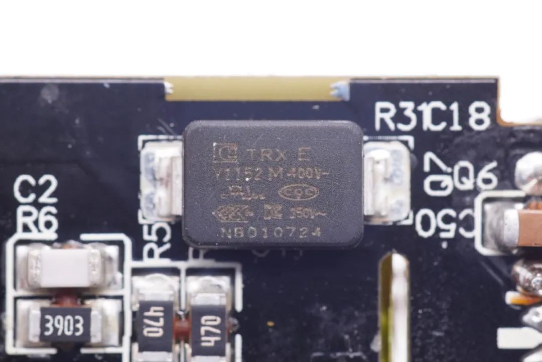 全新设计，突破体积极限，拆解国产控制器65W氮化镓快充