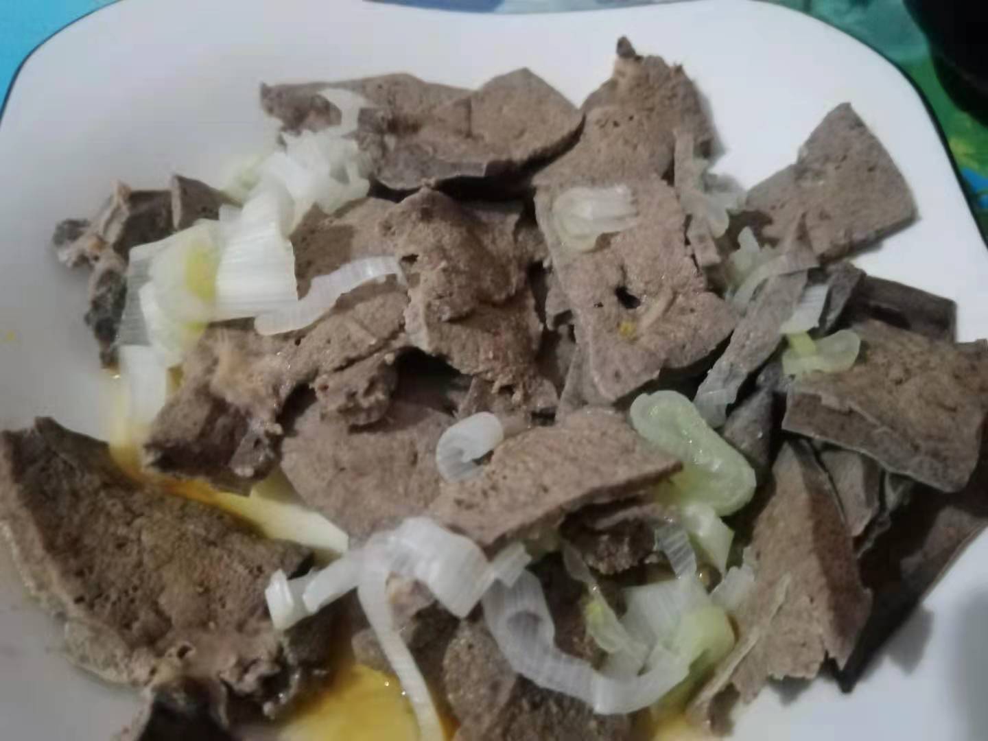 猪肝怎么做才好吃？白水煮猪肝的做法，简单直接，我家的光盘行动