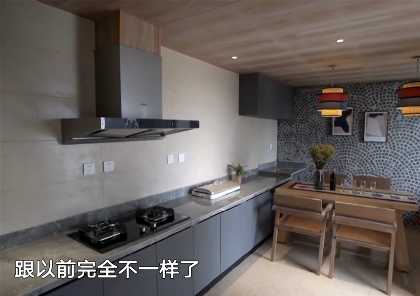 成都藏区漏雨石头屋，14天改造成精致山景房，墙面填充木炭防潮