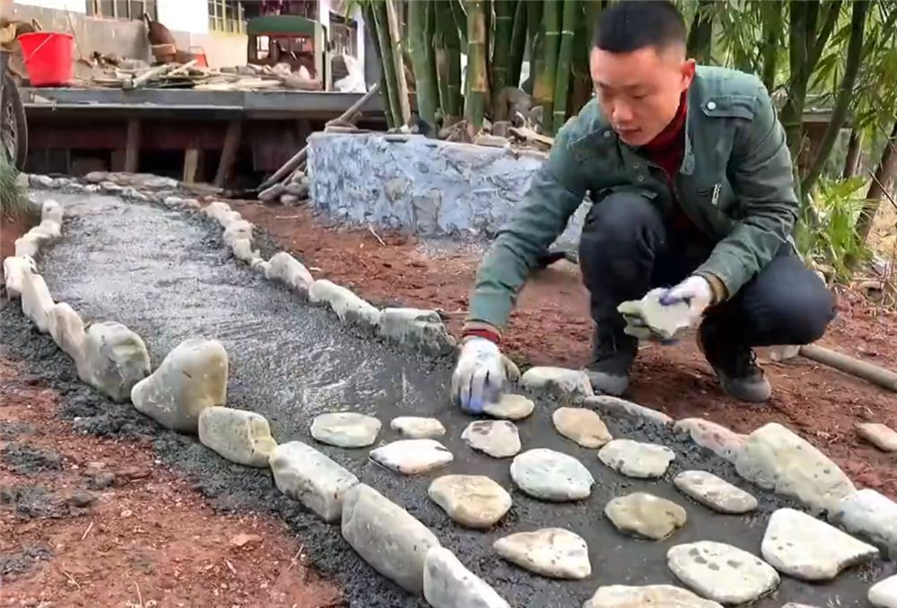 他改造荒废23年的农村小院，将废旧院子变成世外桃园，网友：向往