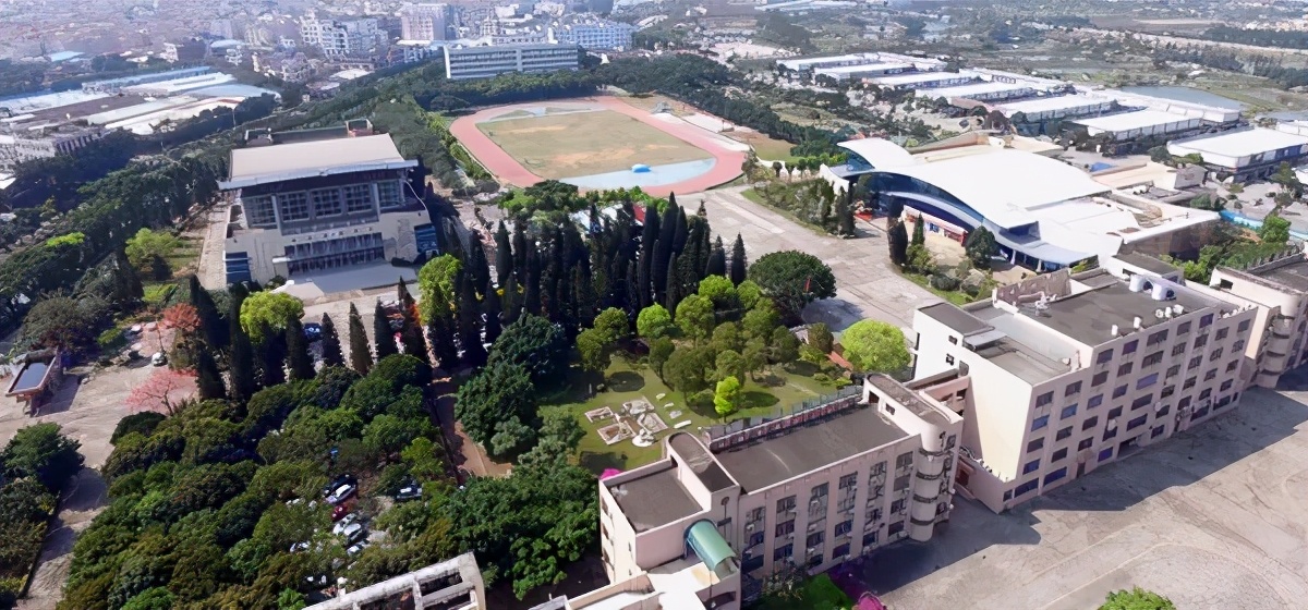 中山市外国语学校（原小榄中学）