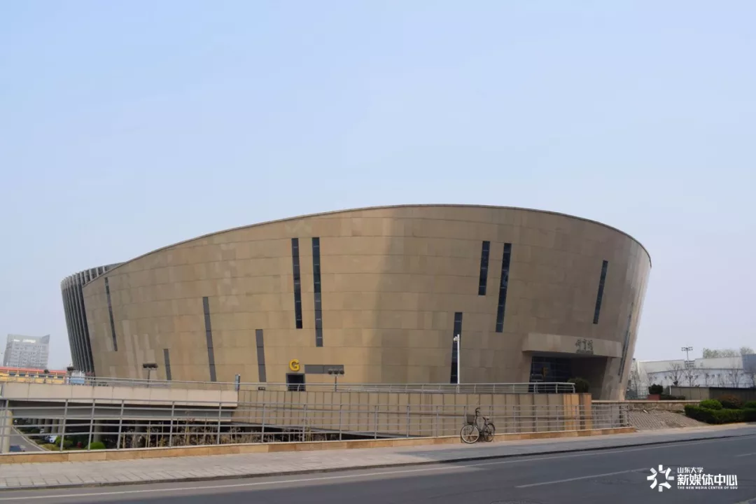 山东“超大”高校：占地8000余亩，坐拥8大校区、30个食堂，京沪高铁直通！