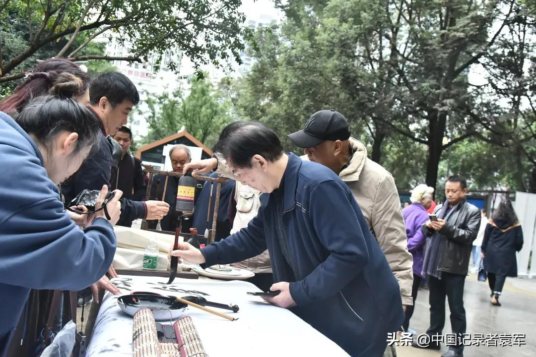 四川文艺界名家嗨玩风“锦”如画采风行活动