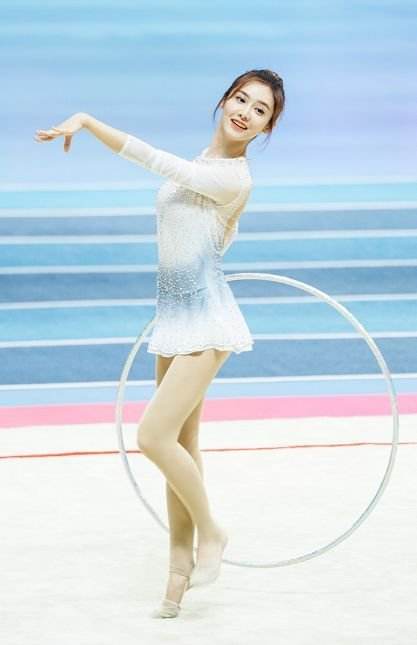 为什么nba都有娜姐(最美詹蜜,也是中国最有人气的篮球女主播)