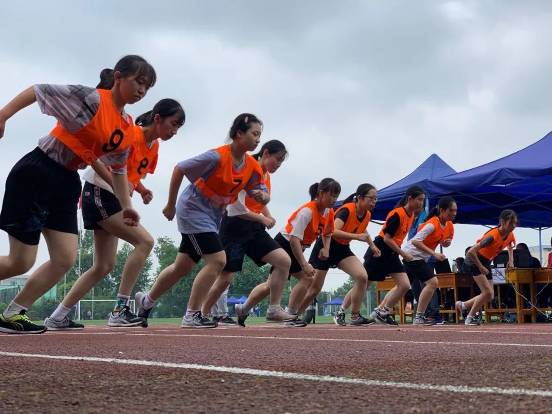 民办初中和公办初中哪个更好？入学三年后，现实情况展现差距