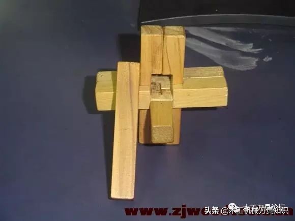鲁班锁用柱黄金搭档，二十柱可拼四百式详细流程