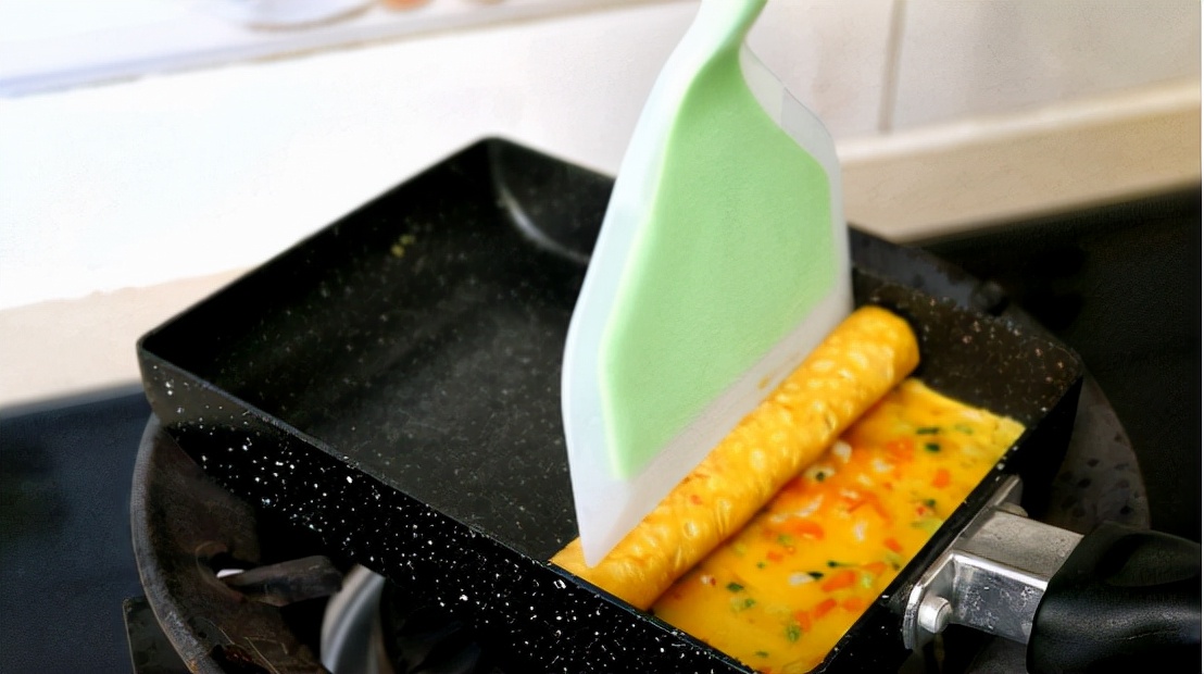 好吃还营养的厚蛋烧，做法很简单，颜值也高，做早餐正合适