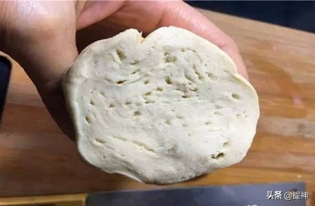 老面发酵的面团如何用碱？这几种方法供借鉴