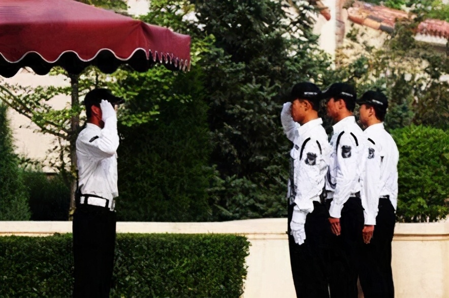 万科物业，变了