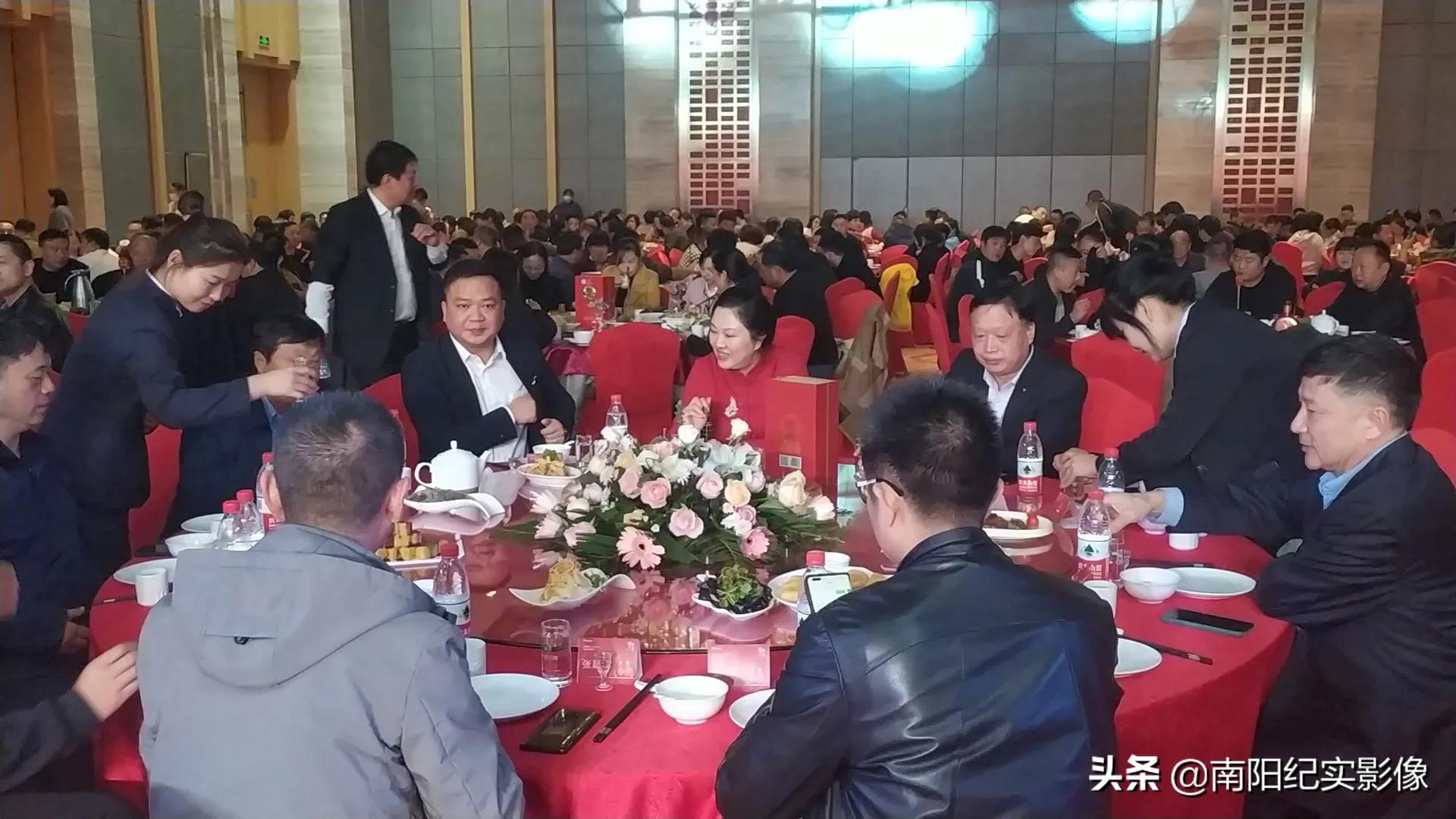 凤凰于飞 喜宴之夜—贵州习酒 习酒喜宴南阳上市发布会圆满成功