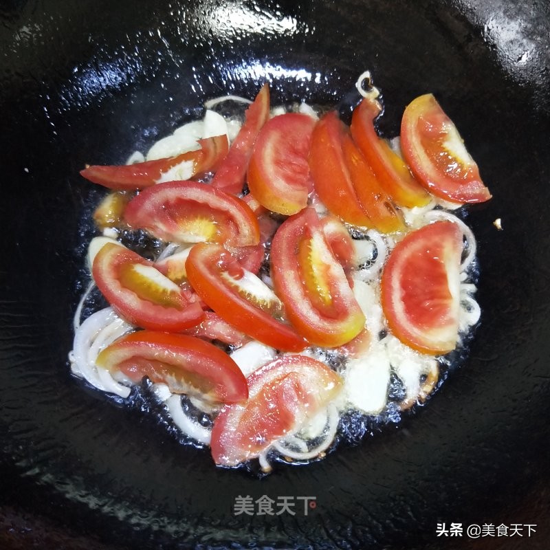 酸溜溜的味道，酸爽可口，开胃下饭，还帮油腻腻的肠胃减减负
