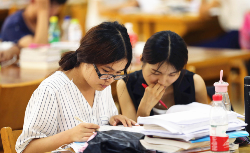 几十万考生放弃国考，不顾影响诚信档案的背后，原因究竟为何？